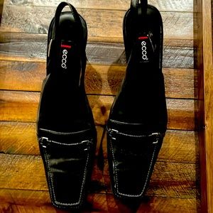 Size 10 Ecco very gently used closed toe, back strap, 2 inch heel
